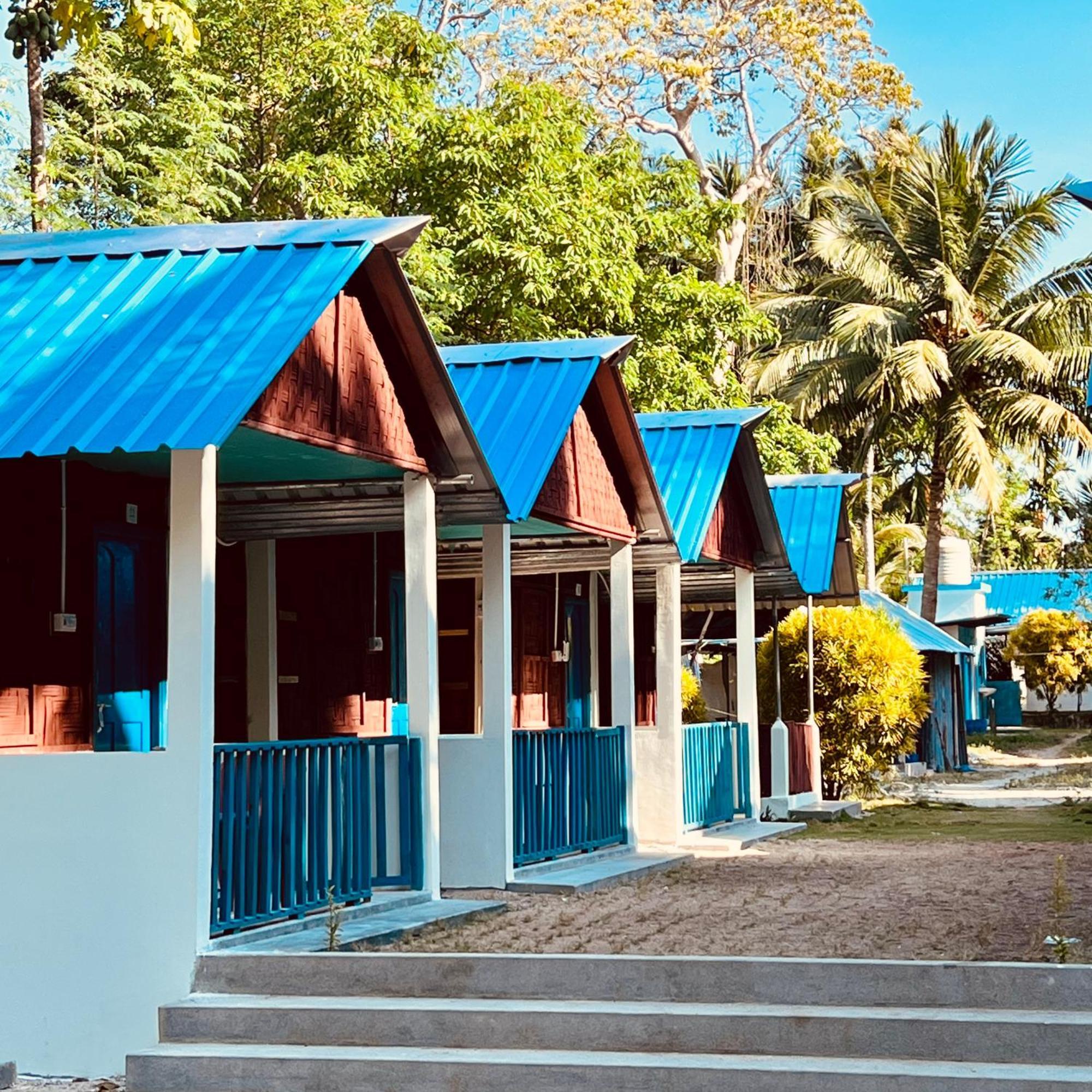 Blue Sea Restaurant & Bungalows Sitapur Luaran gambar