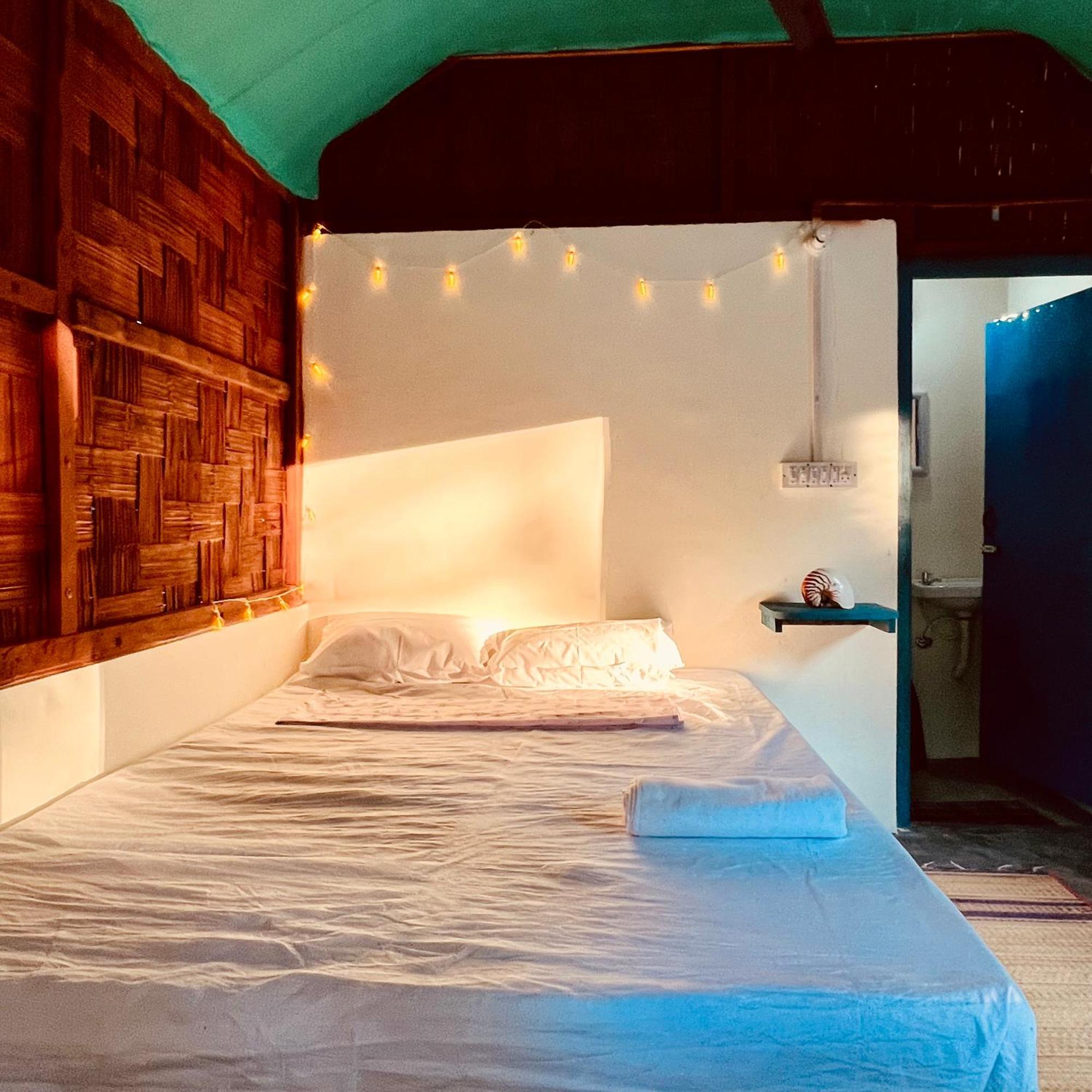 Blue Sea Restaurant & Bungalows Sitapur Luaran gambar