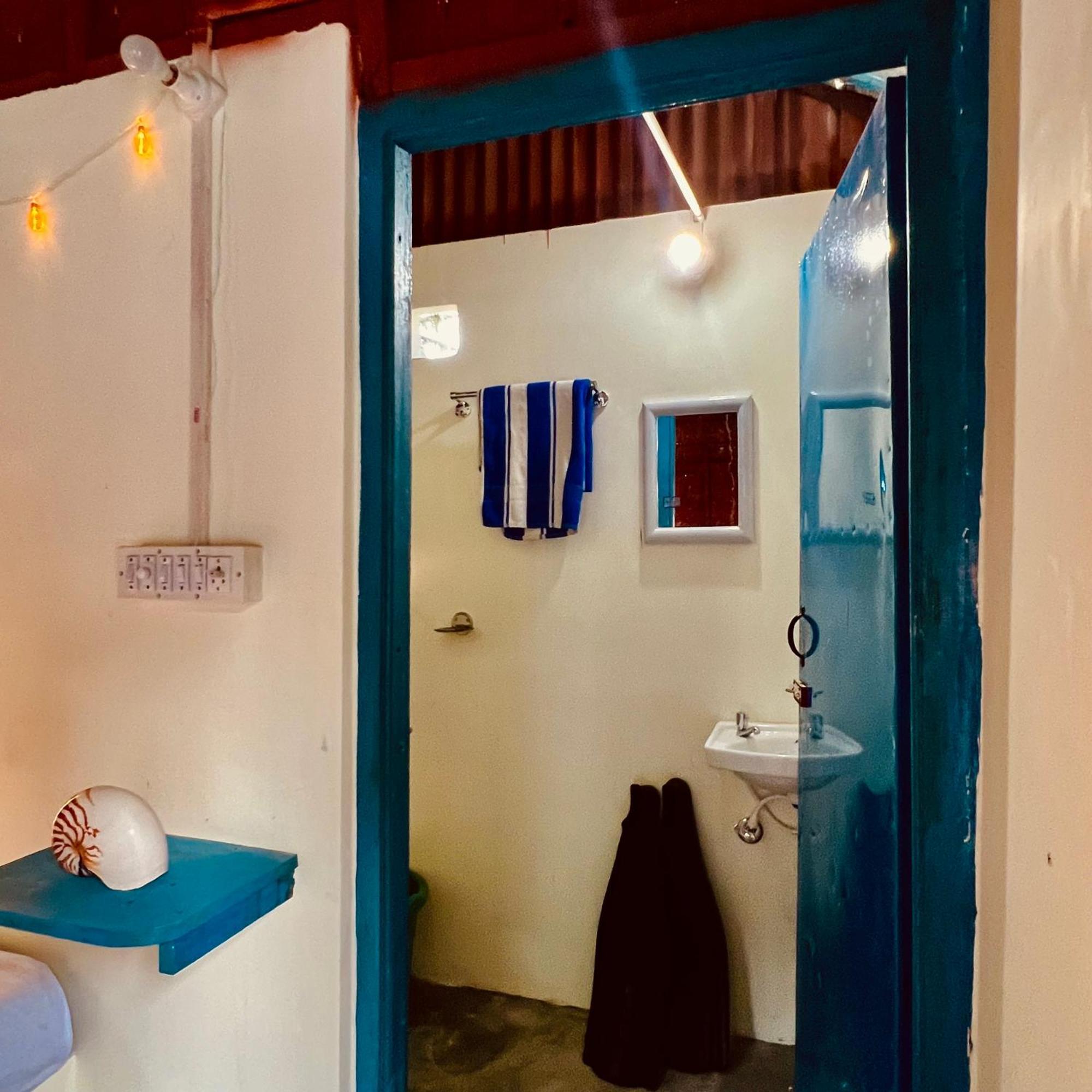 Blue Sea Restaurant & Bungalows Sitapur Luaran gambar